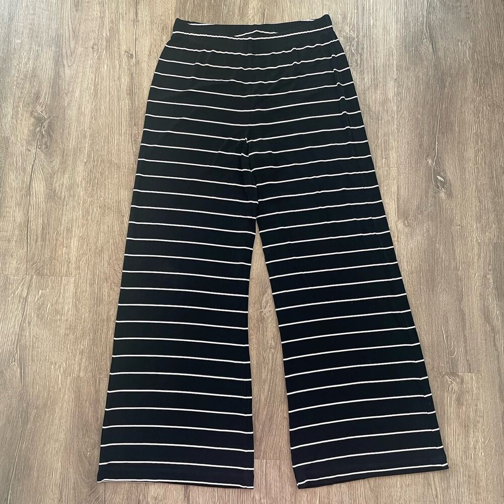 Chico's Travelers Women's Size 1 (M/8) Black/White Side Leg Striped Pants